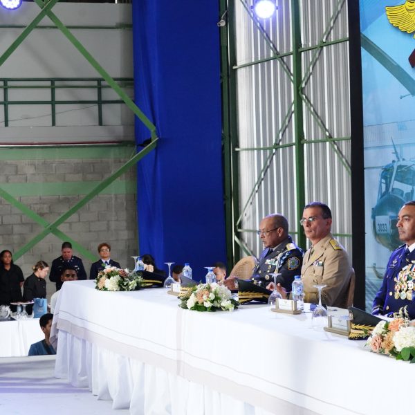 FARD celebra acto de condecoraciones en su 77 Aniversario