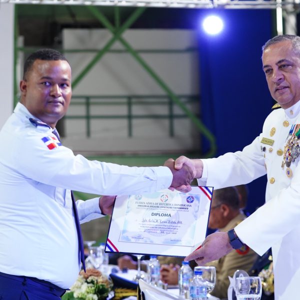 FARD celebra acto de condecoraciones en su 77 Aniversario