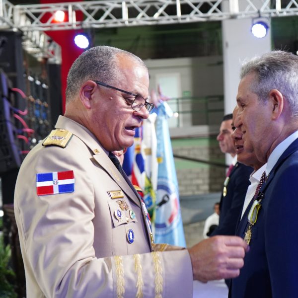 FARD celebra acto de condecoraciones en su 77 Aniversario