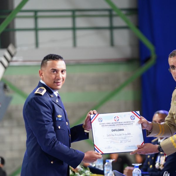 FARD celebra acto de condecoraciones en su 77 Aniversario