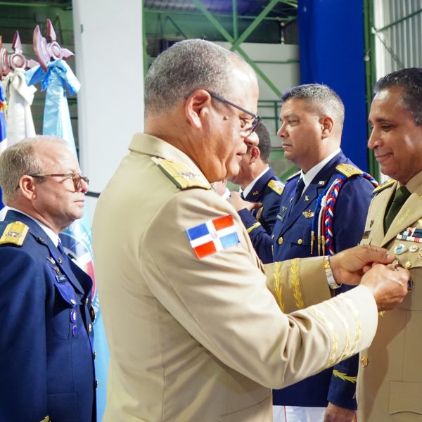 FARD celebra acto de condecoraciones en su 77 Aniversario