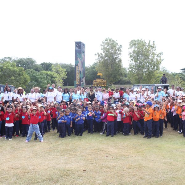 Una jornada de aprendizaje y orgullo patrio en la Base Aérea de San Isidro