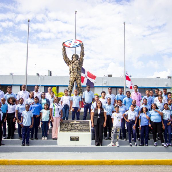 Una jornada de aprendizaje y orgullo patrio en la Base Aérea de San Isidro
