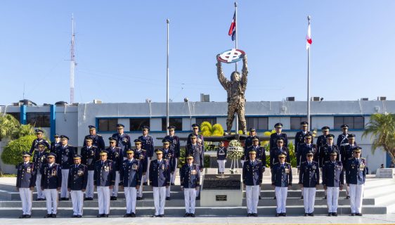 Fuerza Aérea de República Dominicana conmemora a Nuestra Señora del Carmen con misa, ofrenda floral y acto de graduación