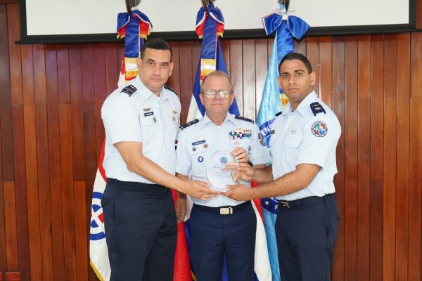 Escuadrón de Defensa Aérea celebra su XIII aniversario con fe, reconocimiento y compromiso patriótico