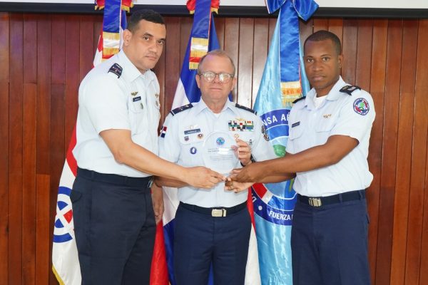 Escuadrón de Defensa Aérea celebra su XIII aniversario con fe, reconocimiento y compromiso patriótico