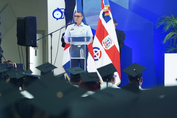 El Colegio Nuestra Señora del Perpetuo Socorro, FARD, y el Centro de Educación para Adultos Capitán Piloto Aníbal Vallejo Sosa celebran su 60.ª graduación ordinaria