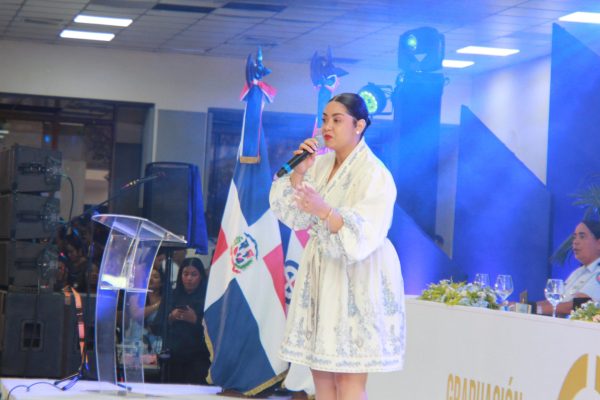 El Colegio Nuestra Señora del Perpetuo Socorro, FARD, y el Centro de Educación para Adultos Capitán Piloto Aníbal Vallejo Sosa celebran su 60.ª graduación ordinaria