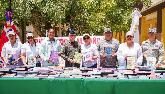 AEOFARD entrega útiles escolares en apoyo a la educación de hijos de militares