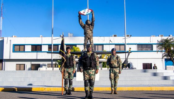 Fuerza Aérea de República Dominicana conmemora el Día de la Constitución con solemne izada del Pabellón Nacional