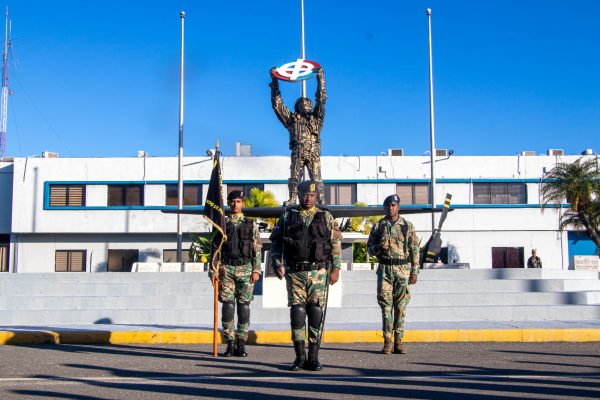 Fuerza Aérea de República Dominicana conmemora el Día de la Constitución con solemne izada del Pabellón Nacional