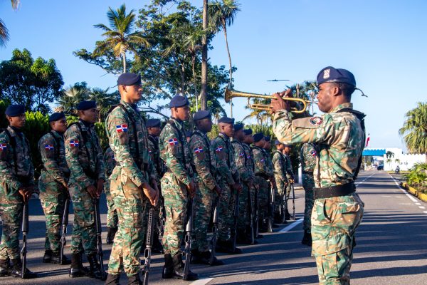 Fuerza Aérea de República Dominicana conmemora el Día de la Constitución con solemne izada del Pabellón Nacional