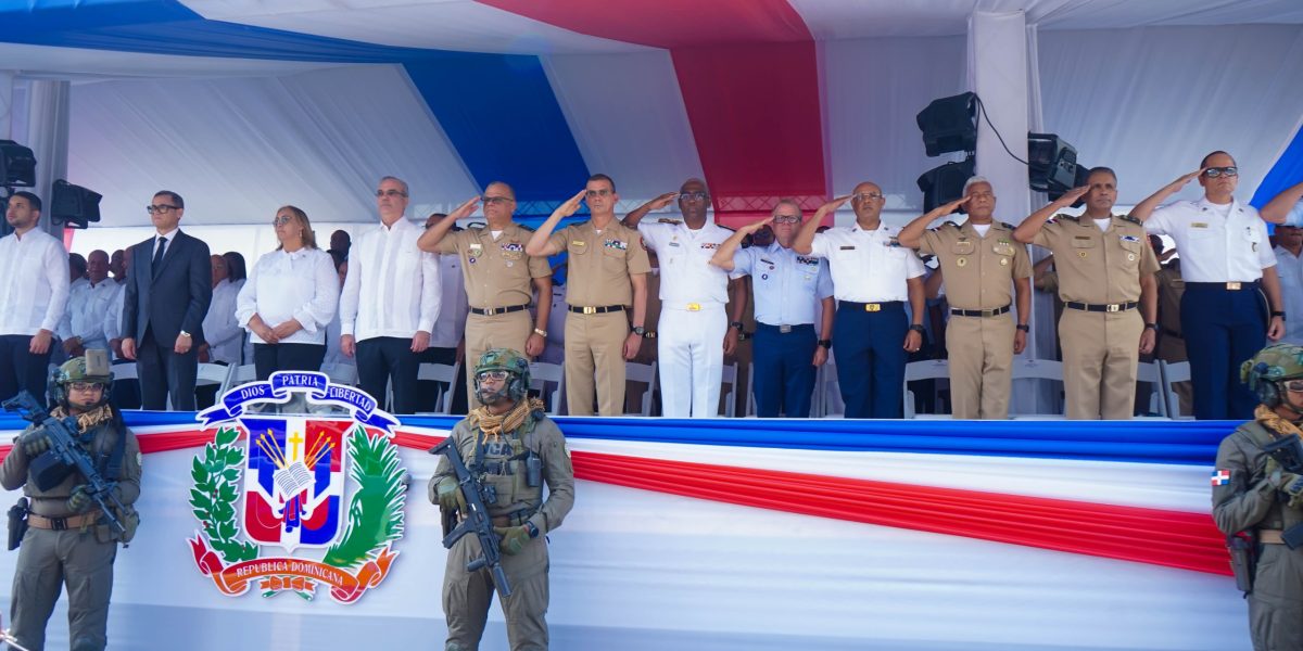Fuerza Aérea de República Dominicana rinde honor a la Patria en 181º aniversario de la Constitución