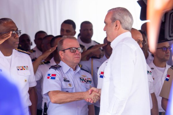 Fuerza Aérea de República Dominicana rinde honor a la Patria en 181º aniversario de la Constitución