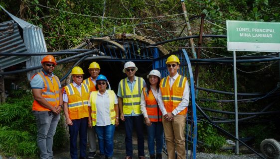 La FARD y el Ministerio de Energía y Minas impulsan la energía limpia al servicio de la Patria