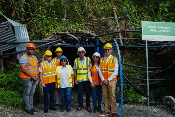 La FARD y el Ministerio de Energía y Minas impulsan la energía limpia al servicio de la Patria