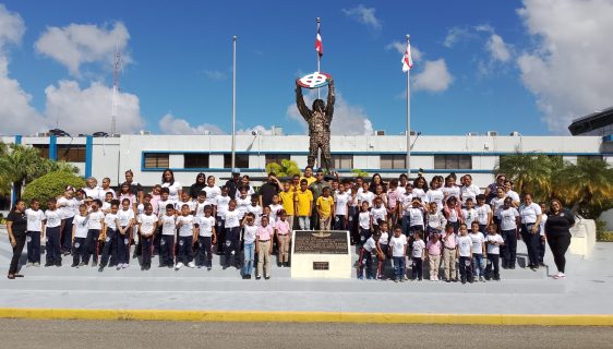 La FARD fomenta el interés por la aviación entre las nuevas generaciones