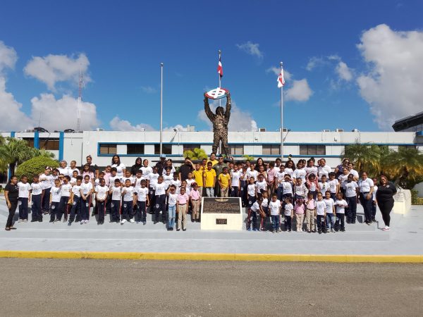 La FARD fomenta el interés por la aviación entre las nuevas generaciones