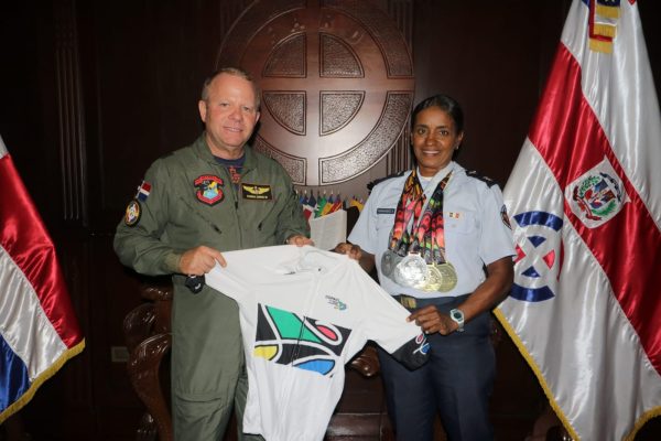 La Fuerza Aérea de República Dominicana felicita a la Capitán Juana Isidra Fernández Veras por su destacada actuación en el Campeonato Panamericano Másters 2025