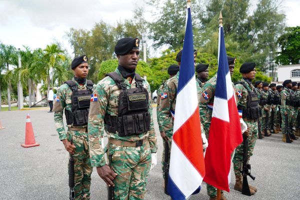 Presidente Luis Abinader Encabeza Almuerzo Navideño con las Fuerzas Armadas y Anuncia Beneficio de Transporte para los Miembros de la Institución