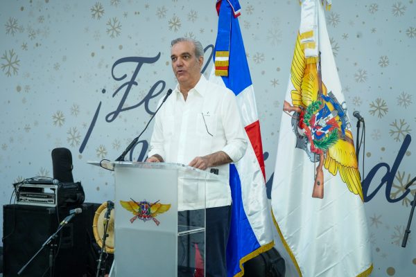 Presidente Luis Abinader Encabeza Almuerzo Navideño con las Fuerzas Armadas y Anuncia Beneficio de Transporte para los Miembros de la Institución