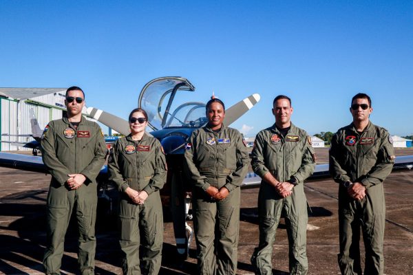 La Segundo Teniente Crismelvi Morillo Sánchez Realiza su Primer Vuelo Solo en la Aeronave T-35B Pillán, Avanzando en su Formación Aeronáutica