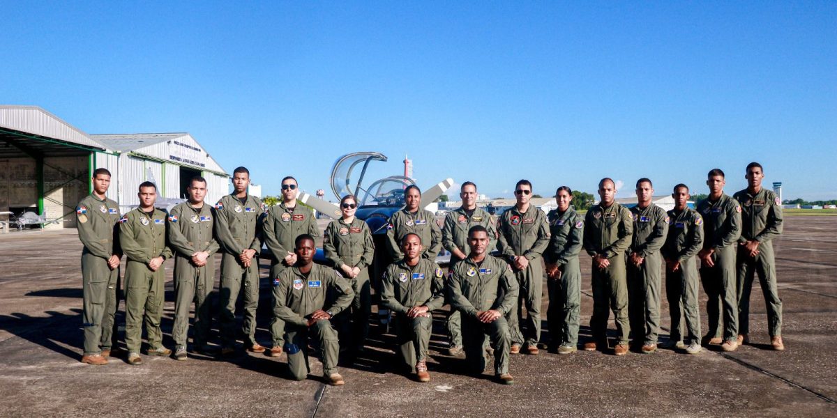 La Segundo Teniente Crismelvi Morillo Sánchez Realiza su Primer Vuelo Solo en la Aeronave T-35B Pillán, Avanzando en su Formación Aeronáutica